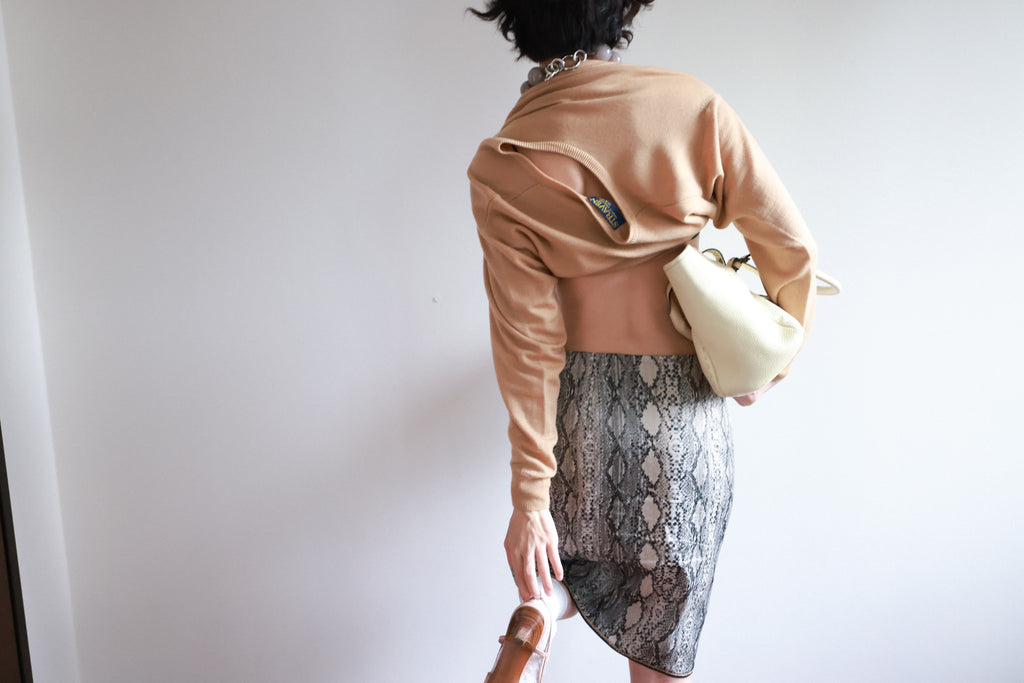 A.D.M.J. White Leather Handbag with Contrasting Ribbon Detail