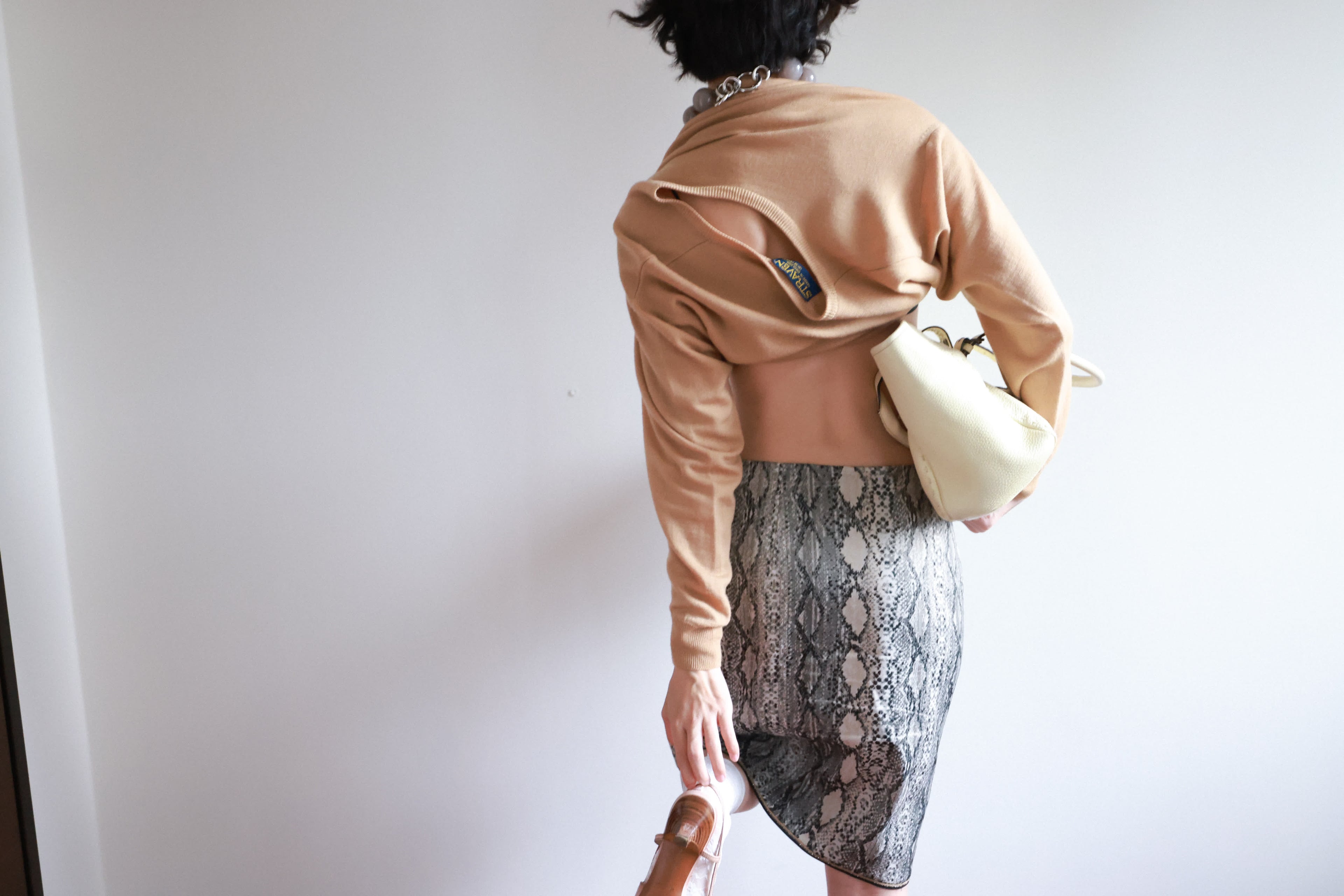 A.D.M.J. White Leather Handbag with Contrasting Ribbon Detail