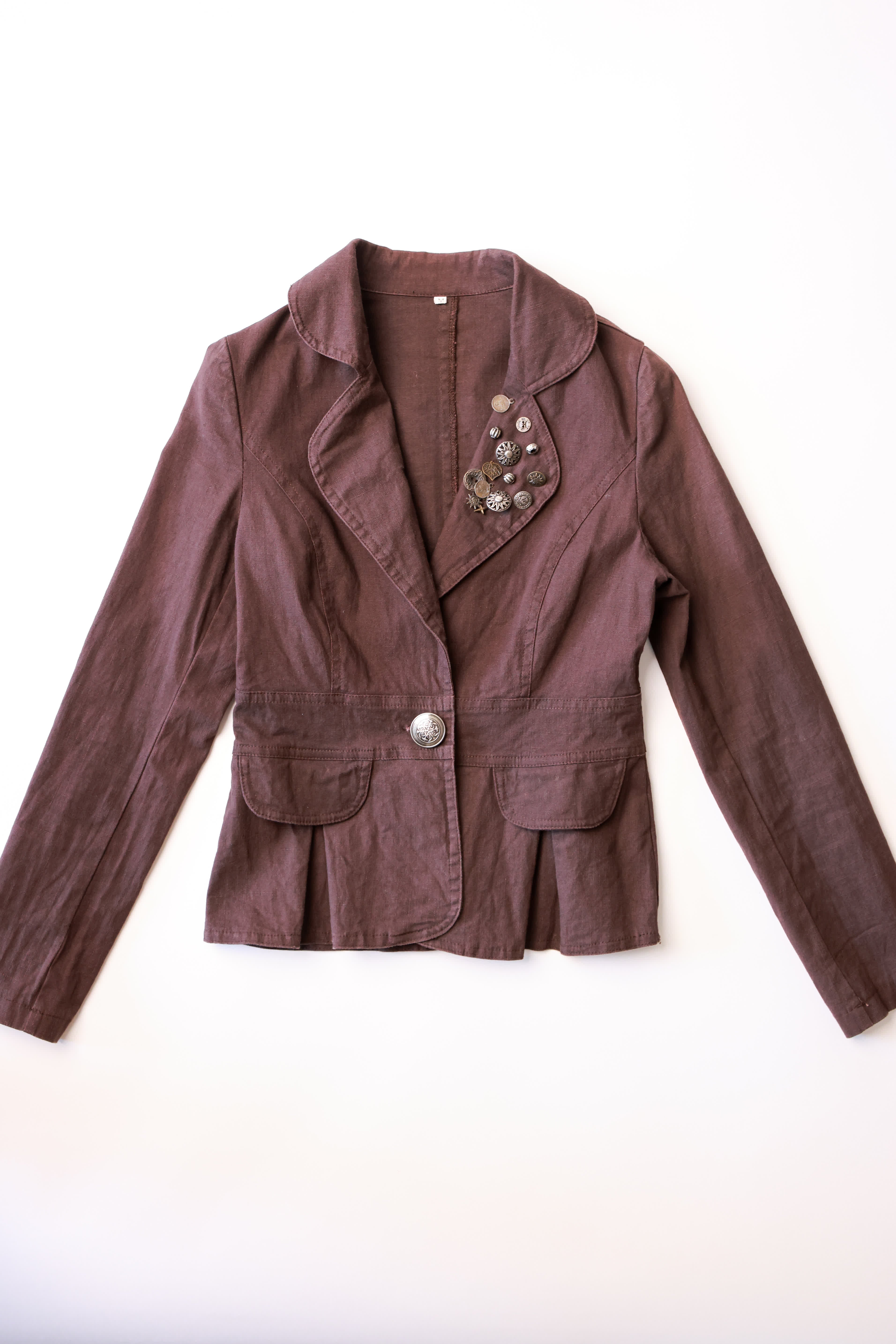 Classic Buttoned Stretch Blazer in Coffee Brown