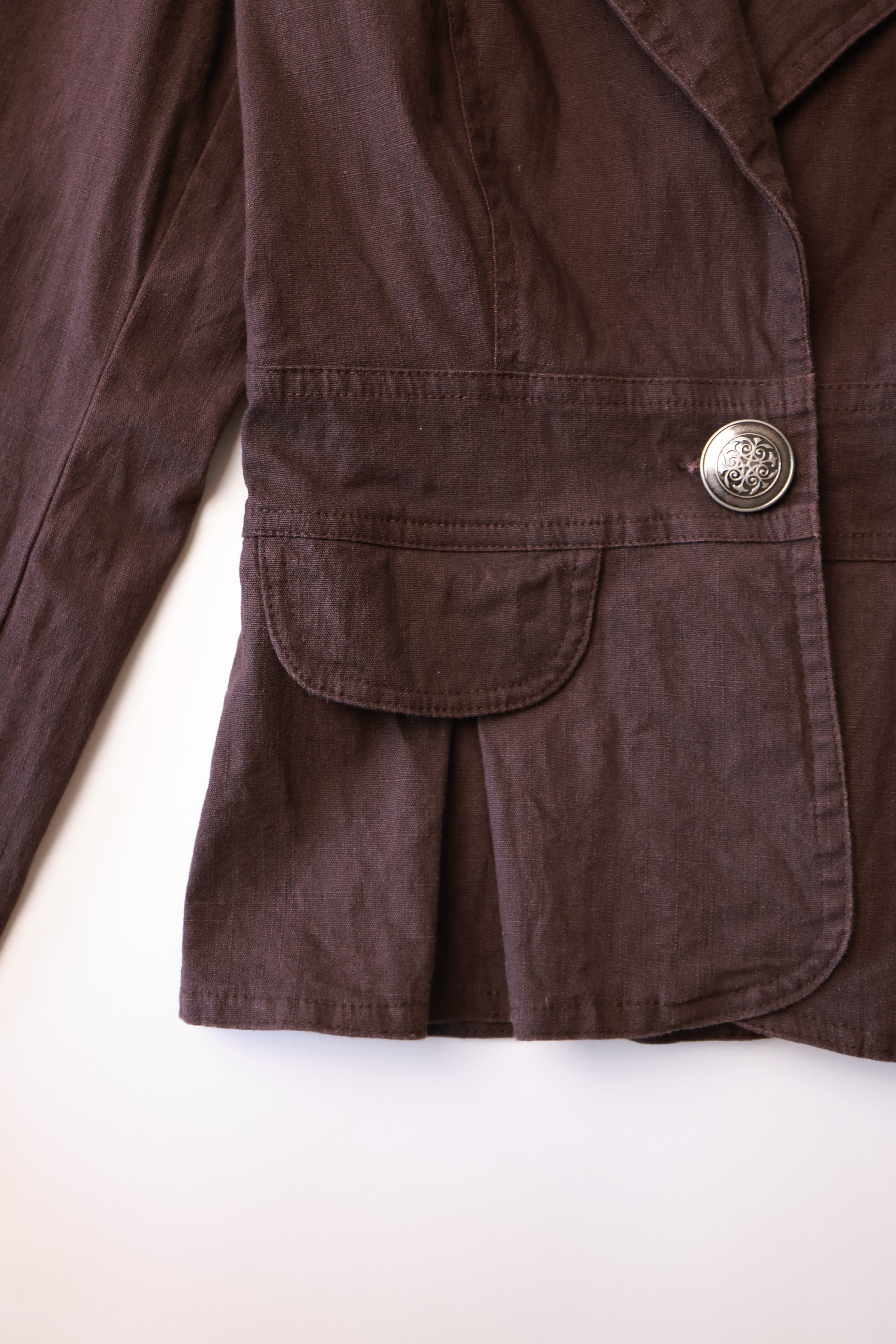 Classic Buttoned Stretch Blazer in Coffee Brown