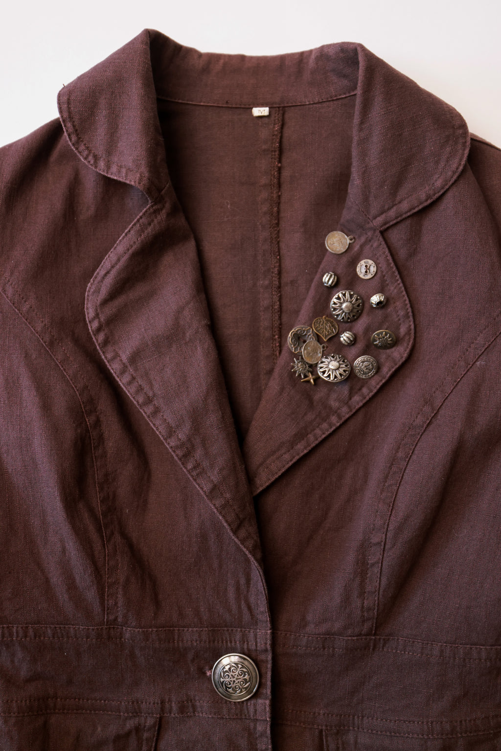 Classic Buttoned Stretch Blazer in Coffee Brown