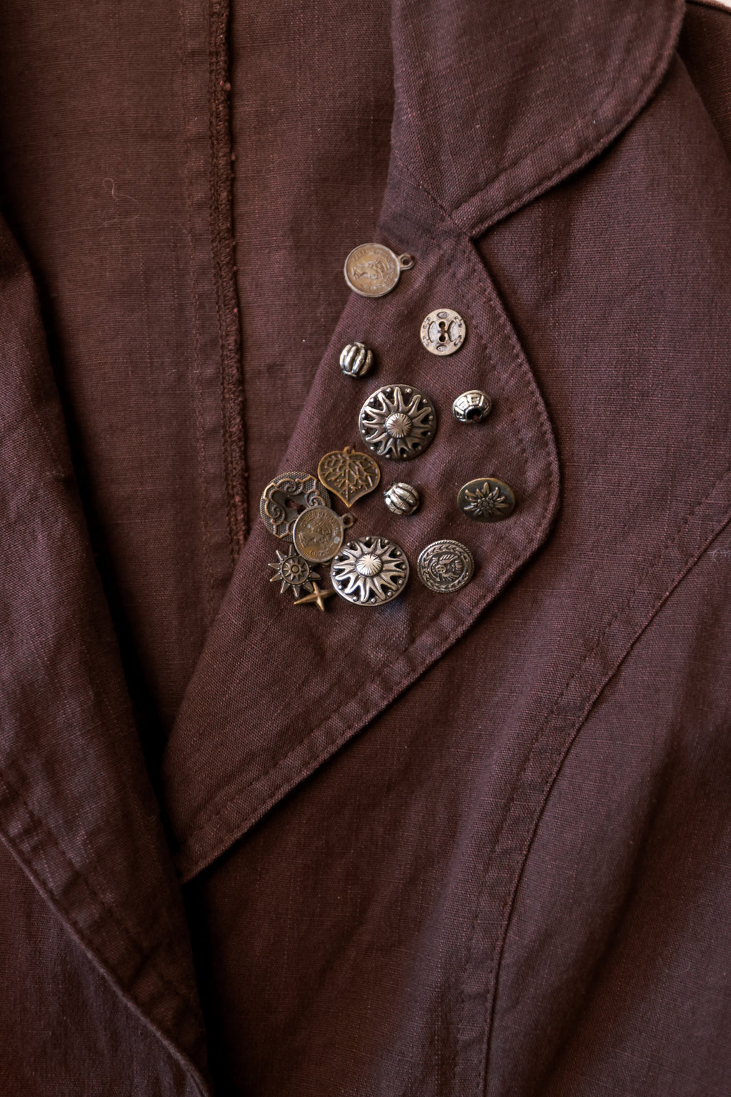 Classic Buttoned Stretch Blazer in Coffee Brown