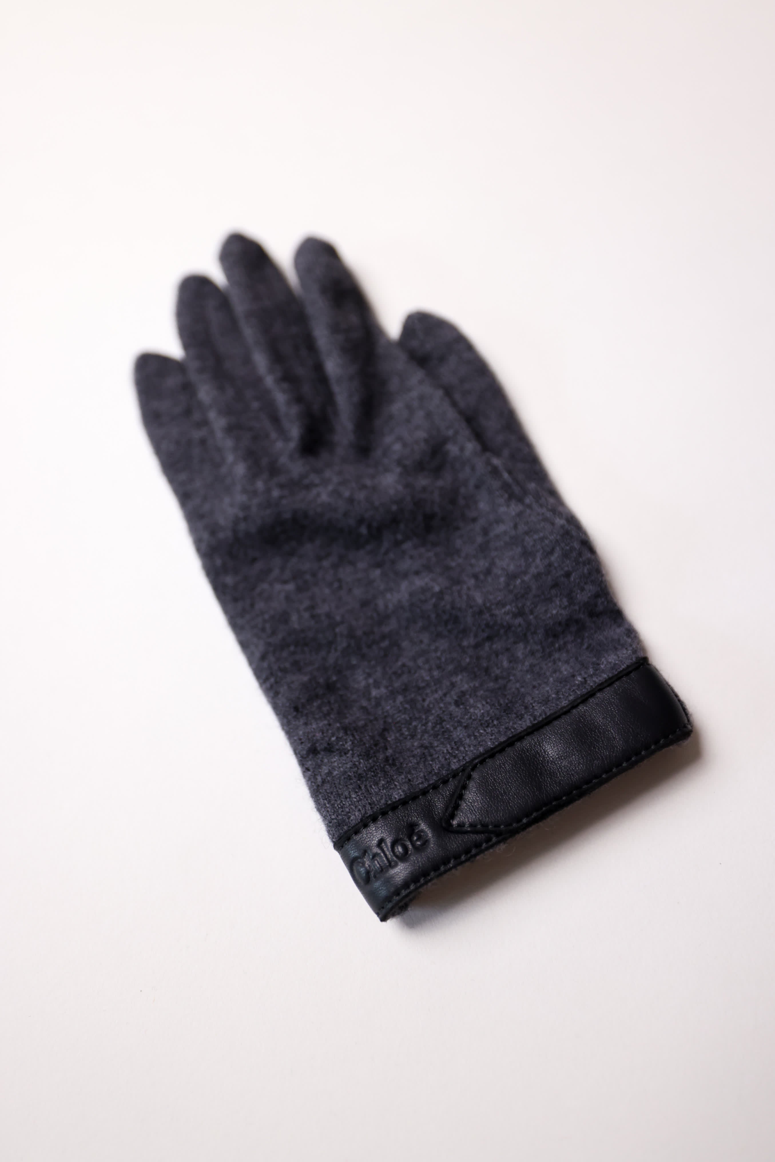 Chloé Classic Grey Knit Short Gloves