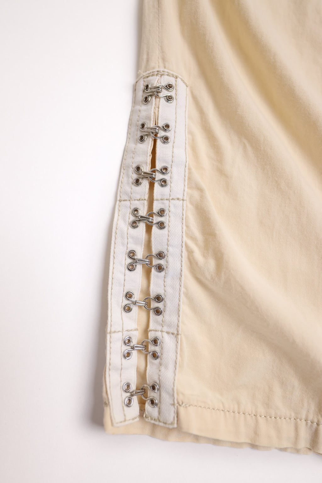 Sportmax Off-White Cropped Pants with Side Button Details