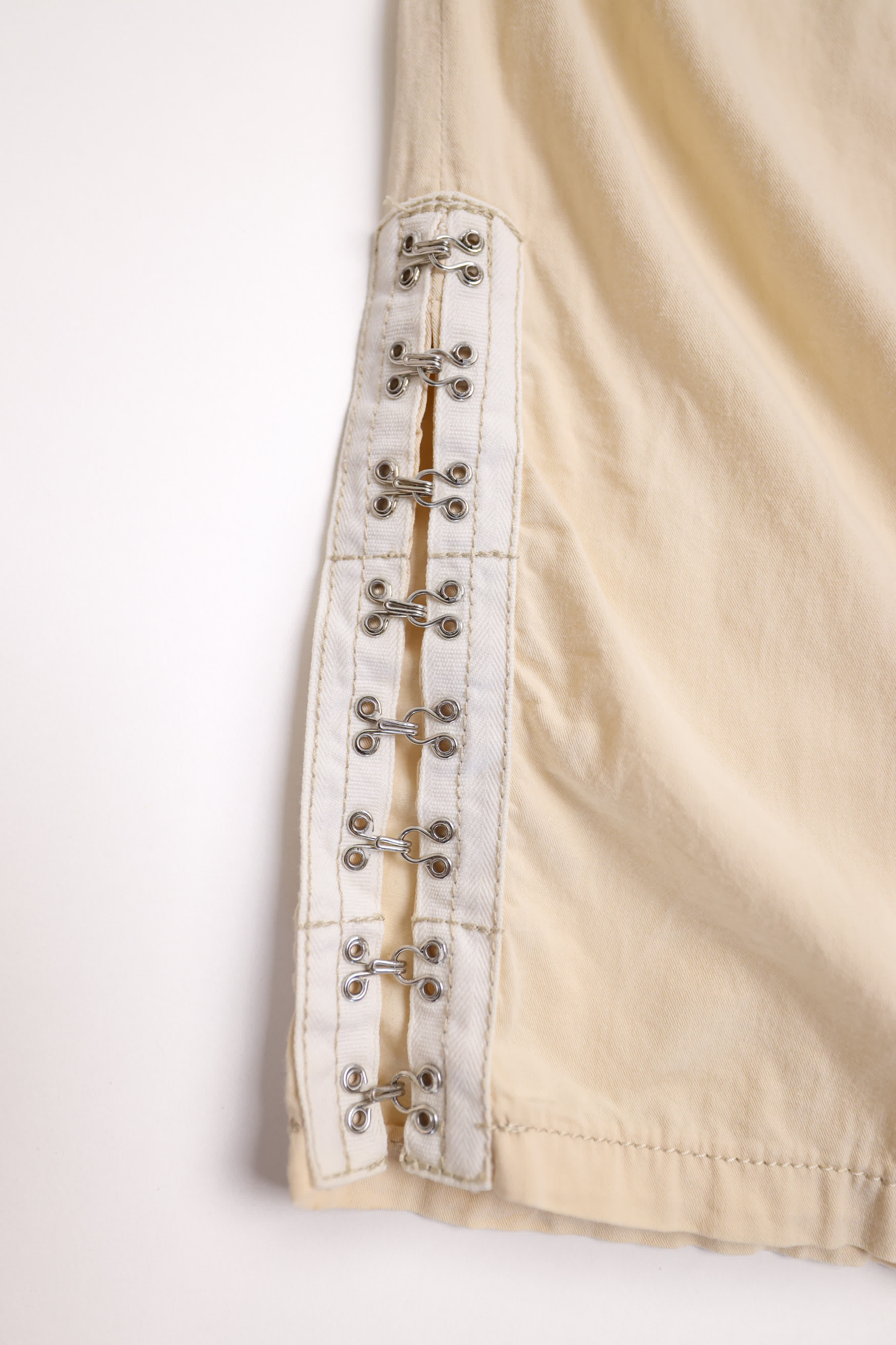 Sportmax Off-White Cropped Pants with Side Button Details