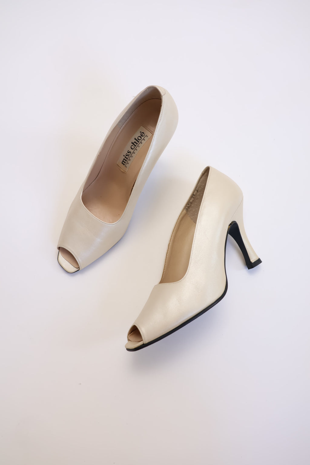 Chloé Off-White Open-Toe Leather Heels